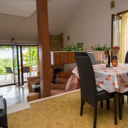 Vacation Home Mirjana سيغيت فغانييتْسا المظهر الخارجي الصورة