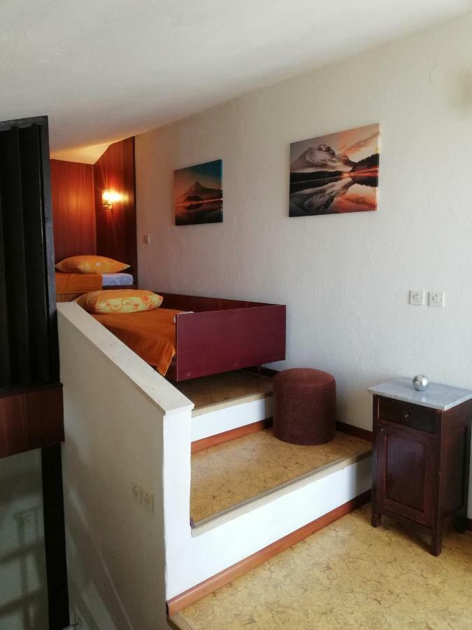Vacation Home Mirjana سيغيت فغانييتْسا المظهر الخارجي الصورة
